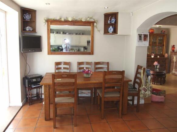Kitchen / Breakfast 