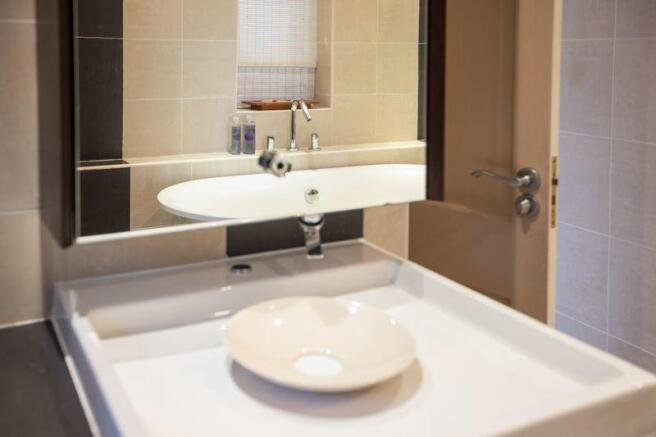 BED 2 ENSUITE