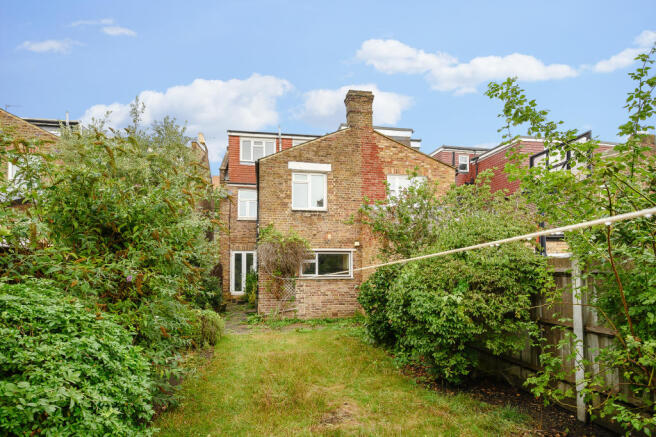 64 Griffiths Road-21