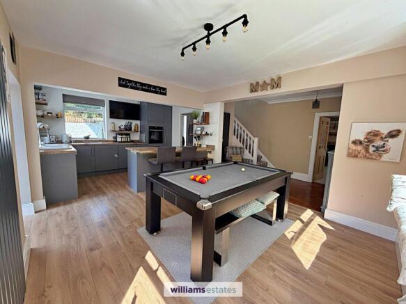 Kitchen / Dining Room