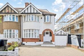 35, Rowsley Avenue, Hendon, London NW4 1AP