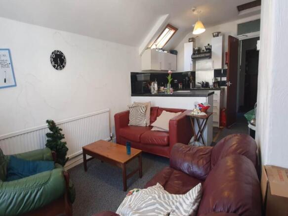 Living room (2)