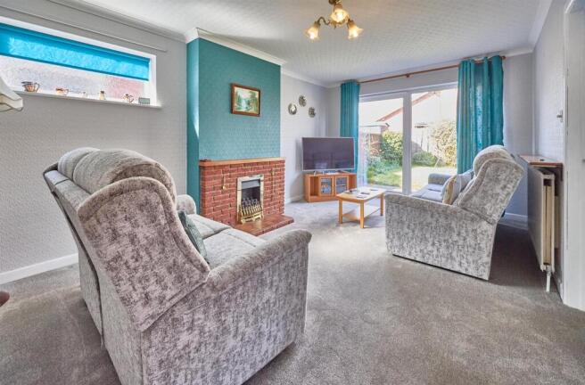 Lounge to rear