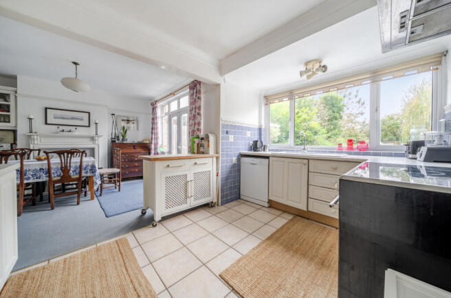 1382215-15-691c64...