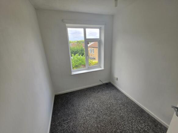 3 bed End of Terrace to rent Image 8