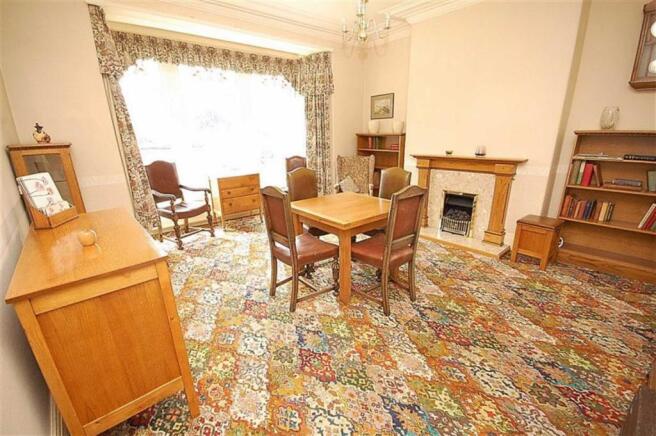 Sitting Room/Dining 