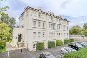 Flat 5, 8 Lindholme, The Park, Cheltenham GL50 2SG