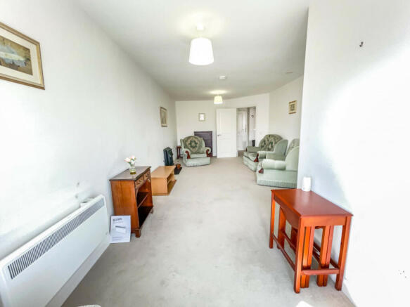 Lounge/Dining Room