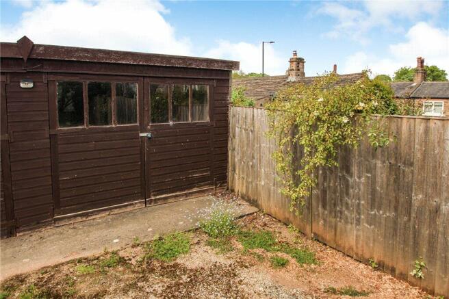 Garage / Parking