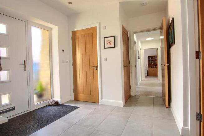 3 bed Detached Bungalow for sale Image 6