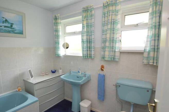 BATH/SHOWER ROOM
