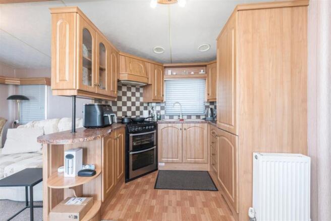 2 bed Park Home for sale Image 11