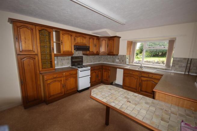 2 Highgate Kitch.JPG
