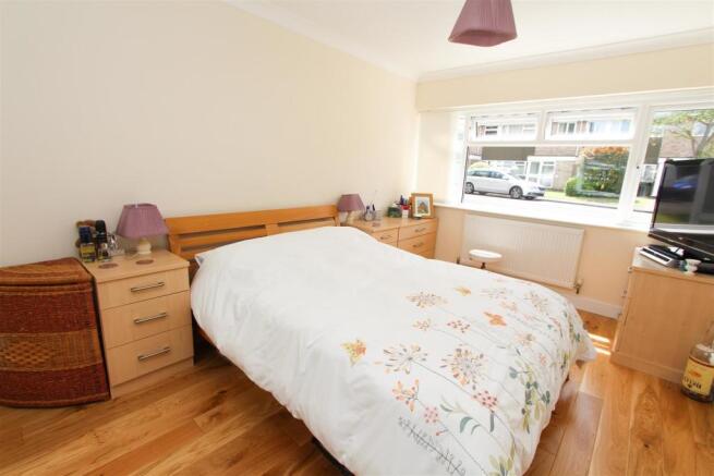 BEDROOM1.jpg