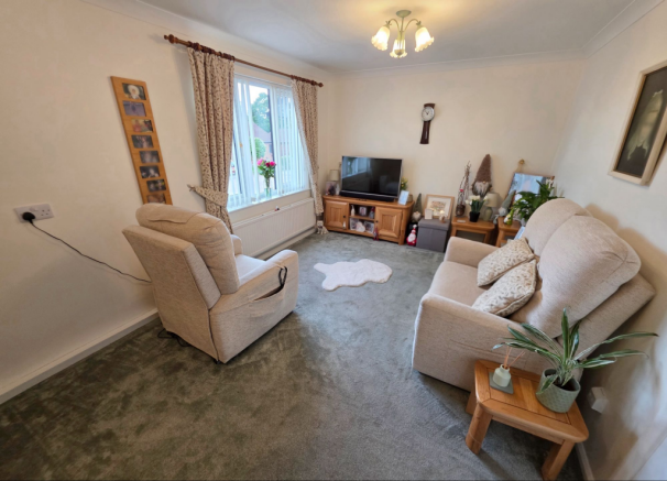 2 bed Semi-Detached Bungalow for sale Image 4
