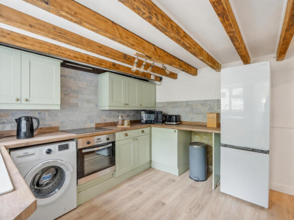 4 bed Detached for sale Image 6