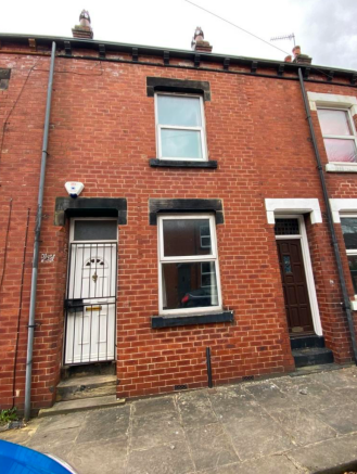 4 bed Semi-Detached to rent Image 6