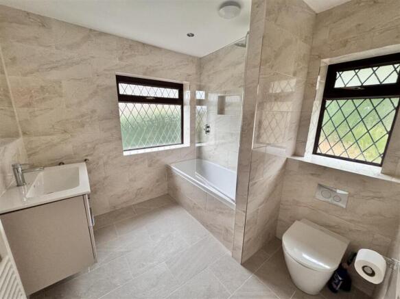 3 bed Semi-Detached for sale Image 9