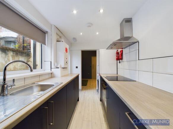 3 bed Terraced for sale Image 5