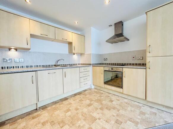 Kitchen Area: