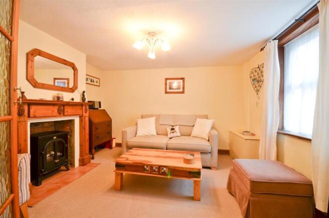 Lounge - Newport - Isle of Wight Estate Agents.JPG