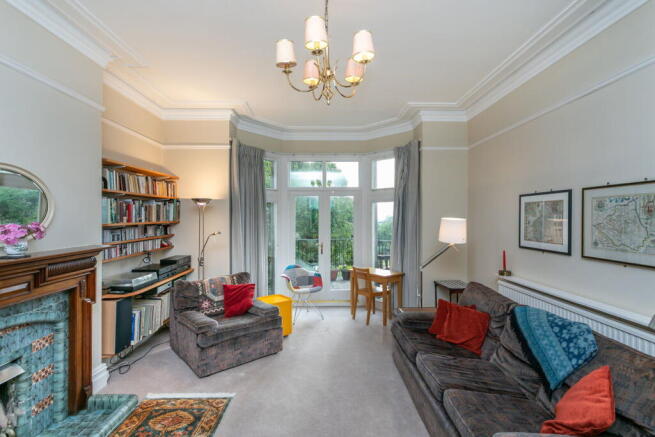 5 bed Town House for sale Image 12
