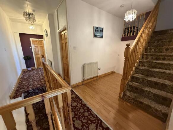 7 bed Semi-Detached for sale Image 10