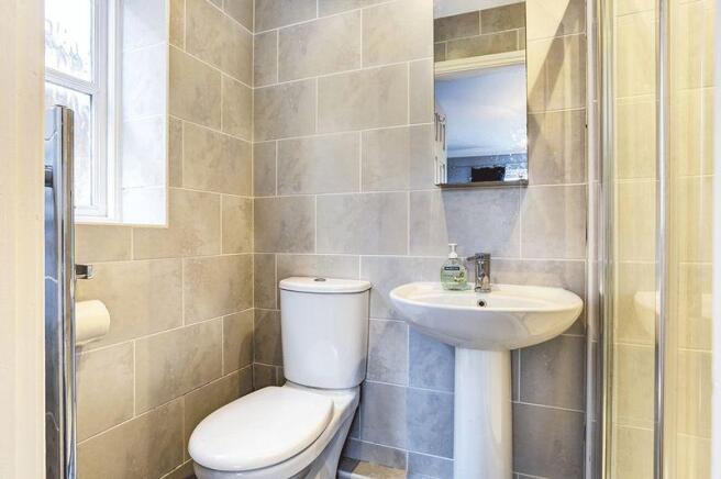 EN SUITE