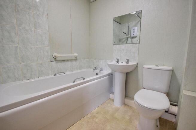 2 bed Apartment for sale Image 6