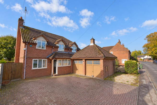 4-bed detached on High Street North, Stewkley, £615,000