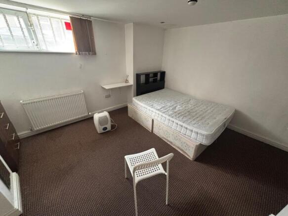 4 bed Terraced to rent Image 4
