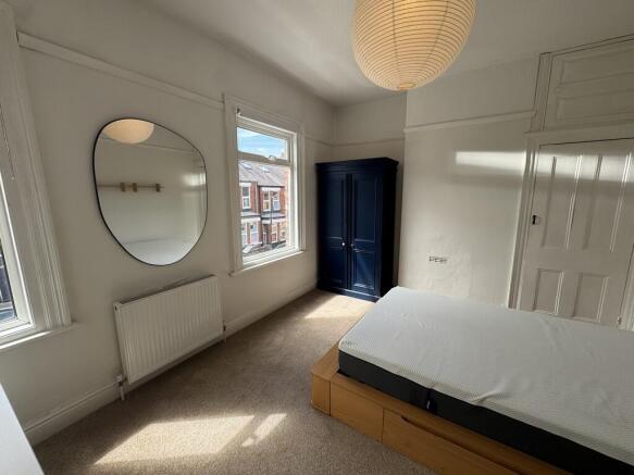 2 bed Terraced to rent Image 8