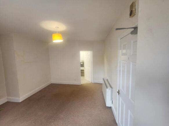 1 bed Flat to rent Image 4