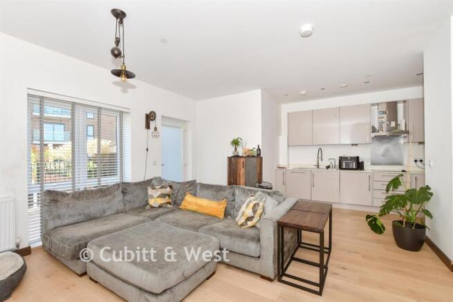 Kitchen/Lounge