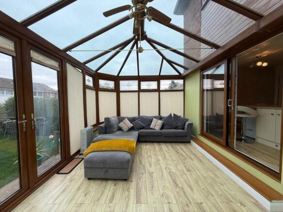 4 bed Detached for sale Image 9