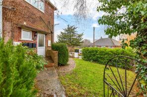 Flat 3, 47a Longwood, Kingsley Close, Shaw, Newbury RG14 2EB