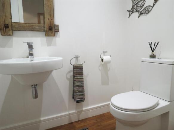 Cloakroom WC:
