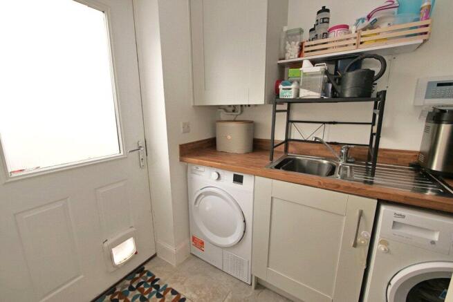 4 bed Detached for sale Image 6