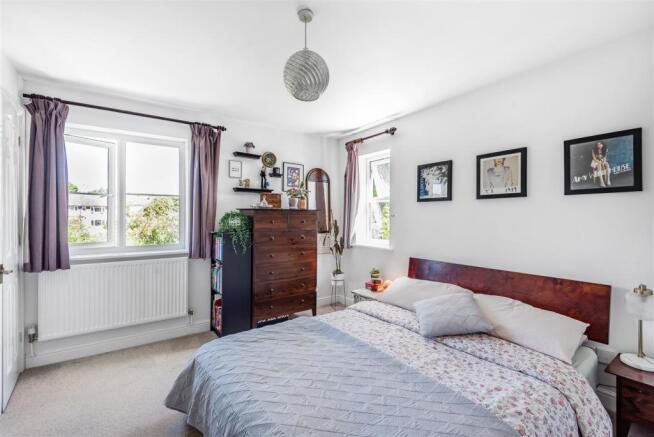 Byewaters - Bedroom 1 (2).jpg