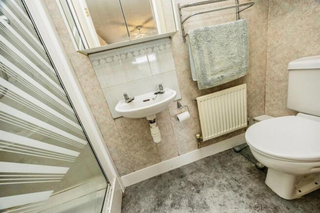 4 bed Semi-Detached for sale Image 9