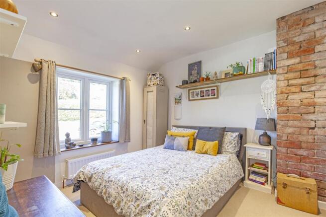 Bedroom 1-1.jpg