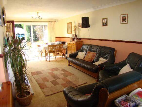 Lounge/Dining Room