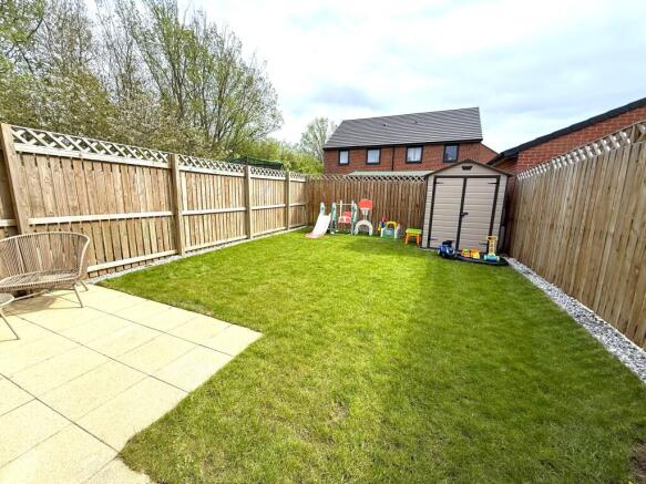 3 bed Semi-Detached for sale Image 12