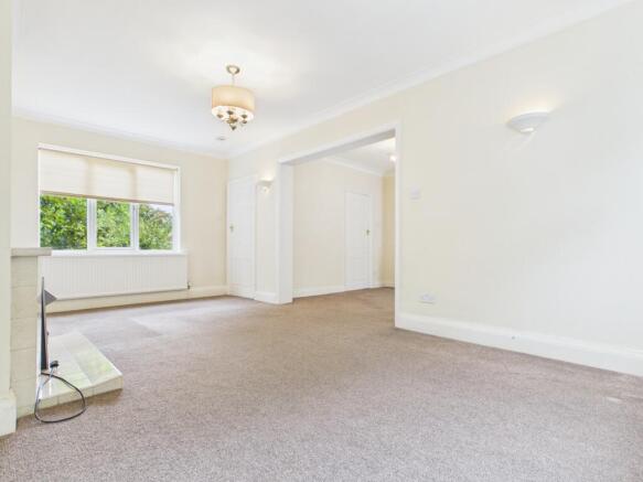 3 bed Semi-Detached to rent Image 5