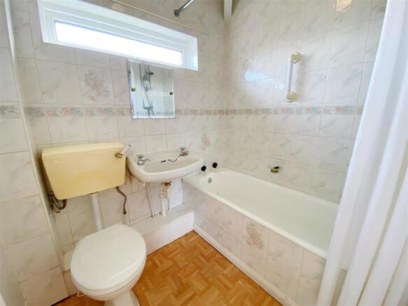 Bathroom.jpg