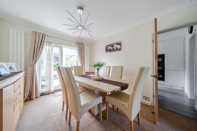 5 bed Semi-Detached for sale Image 6