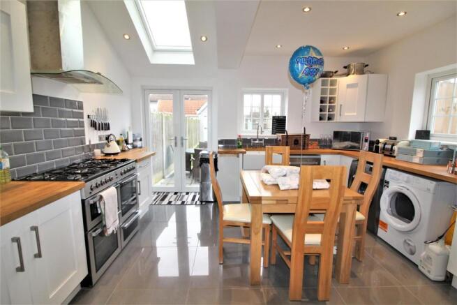 KITCHEN DINER