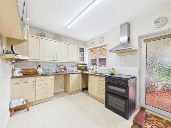 Kitchen: