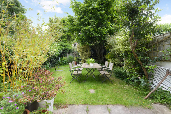 72637_45 Wavendon Av