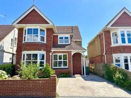 12, Plemont Gardens, Bexhill-on-sea TN39 4HH
